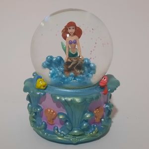 Disney Ariel. THE Little Mermaid Mini Snow Globe 3 inchs tall